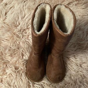 Ugg kids classic tall color chestnut size 1